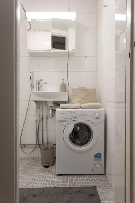 Kodikas Huoneisto Helsingin Keskustassa Lägenhet Helsingfors Exteriör bild